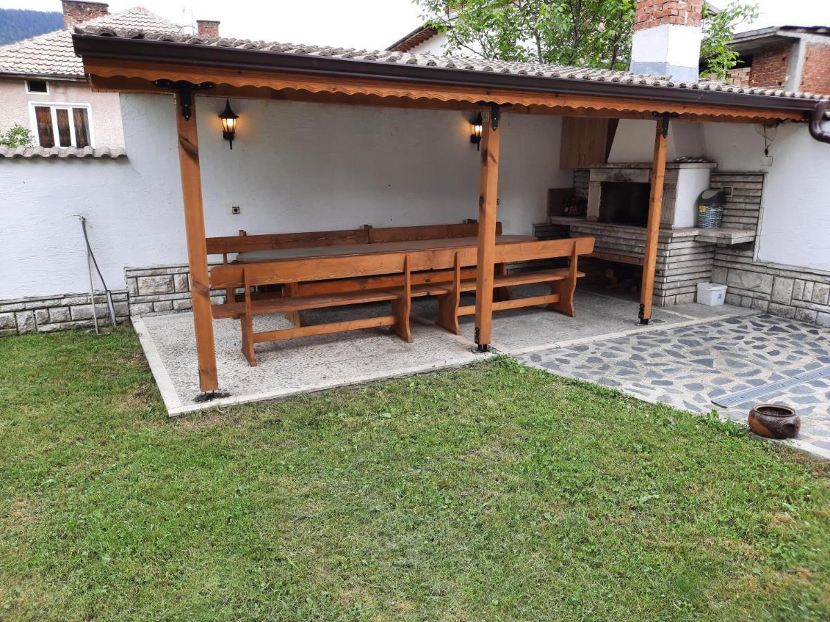 Къща Генчеви Hotel Sarnitsa Bagian luar foto