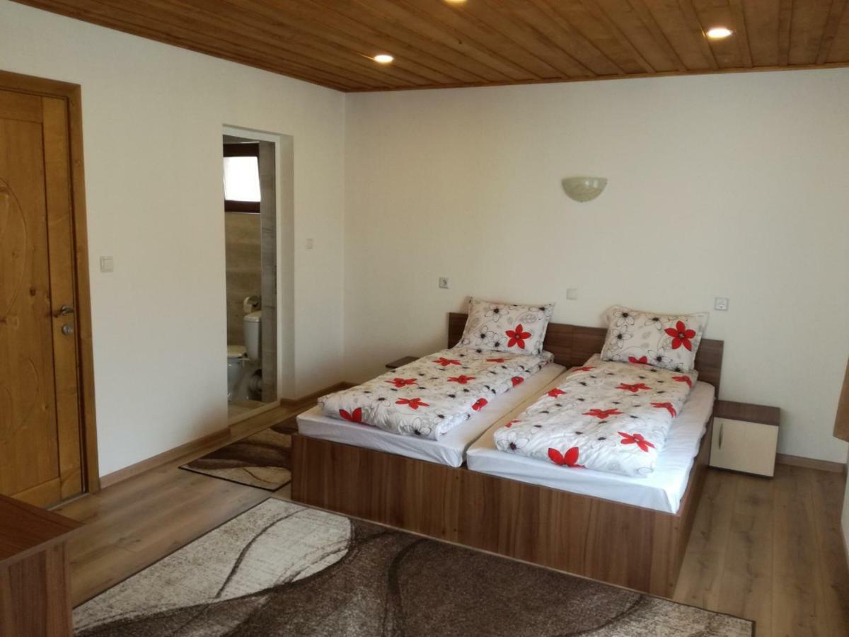 Къща Генчеви Hotel Sarnitsa Bagian luar foto