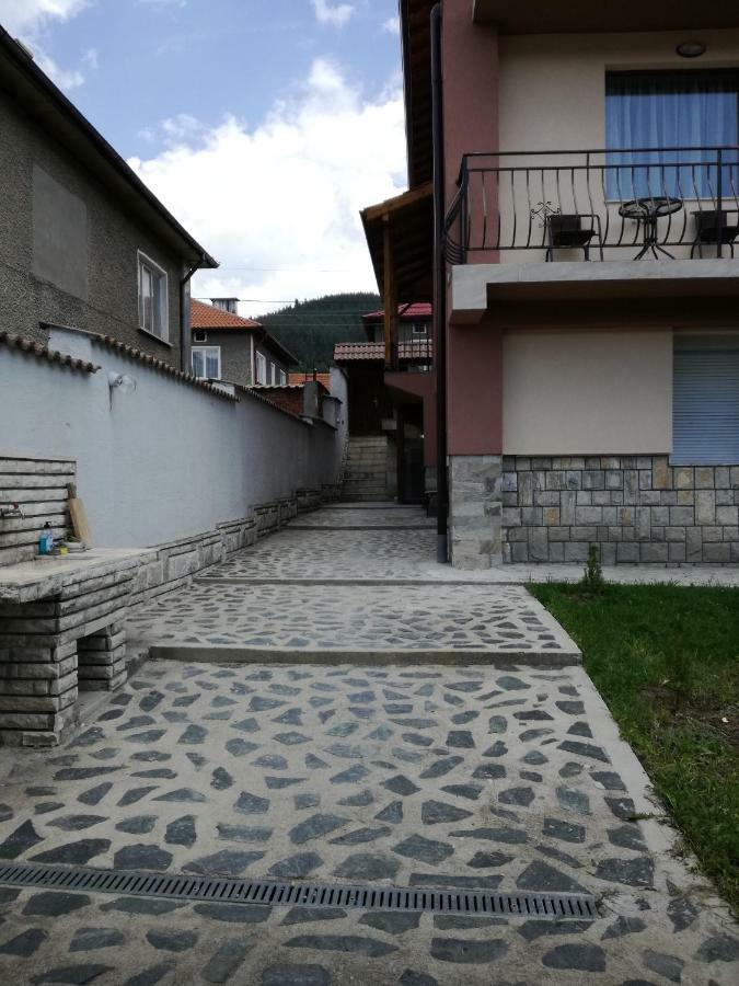 Къща Генчеви Hotel Sarnitsa Bagian luar foto