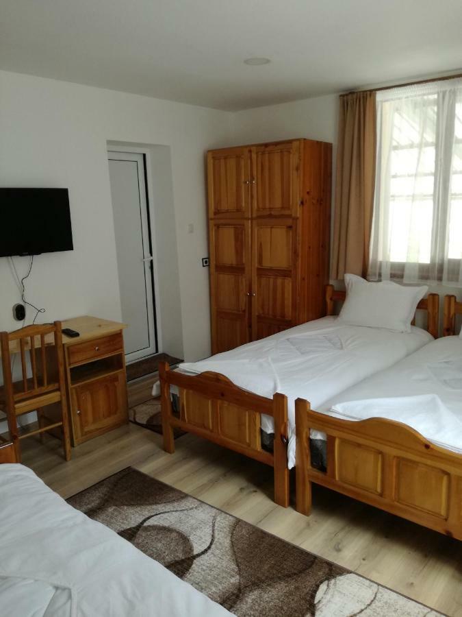 Къща Генчеви Hotel Sarnitsa Bagian luar foto