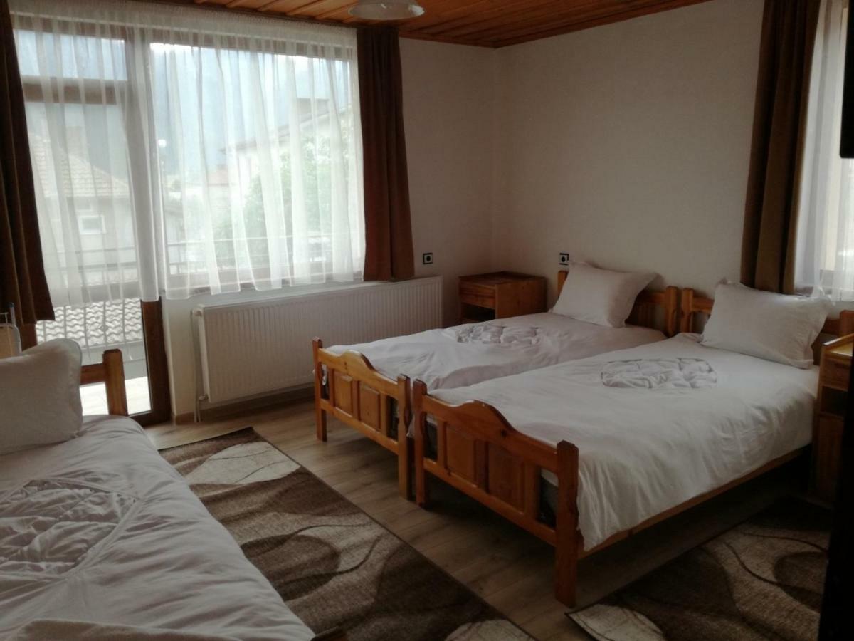 Къща Генчеви Hotel Sarnitsa Bagian luar foto